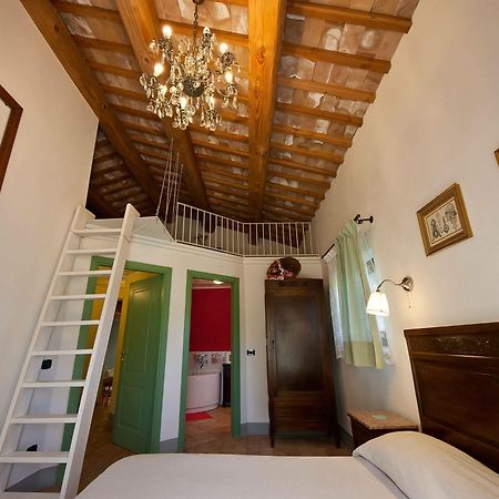 Agriturismo Borgo Di Campagna Il Tesoro Torre Alfina Exterior foto