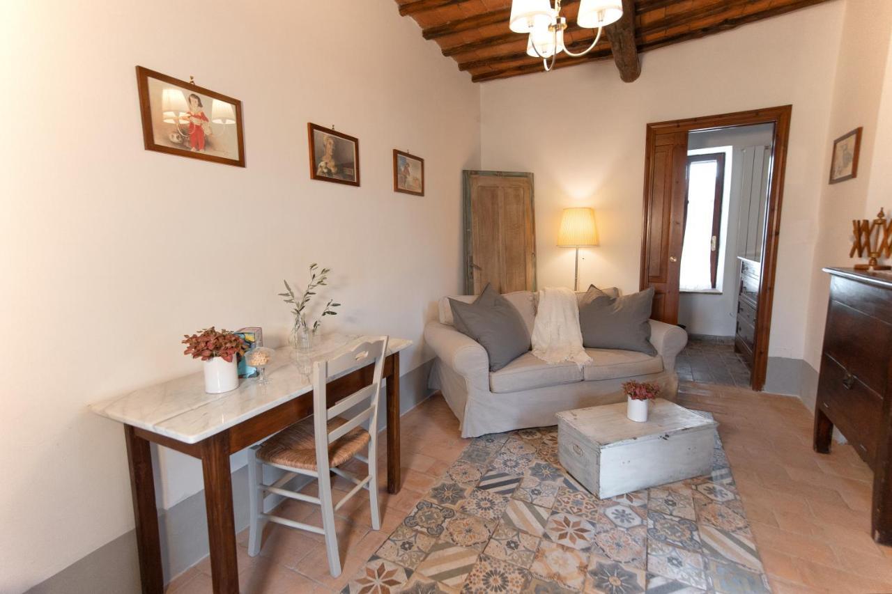 Agriturismo Borgo Di Campagna Il Tesoro Torre Alfina Exterior foto